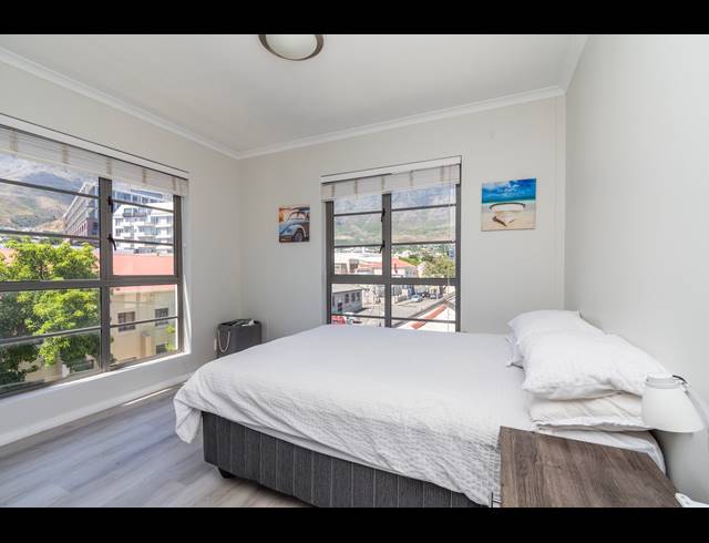 2 BEDROOM APARTMENT SOLD IN CAPE TOWN CITY CENTRE